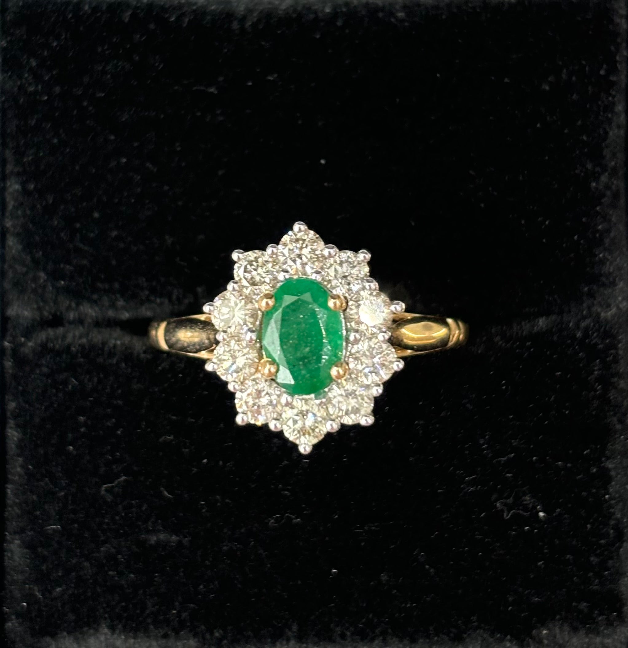 Oval Emerald & Diamond Cluster Ring (RE11814DA)
