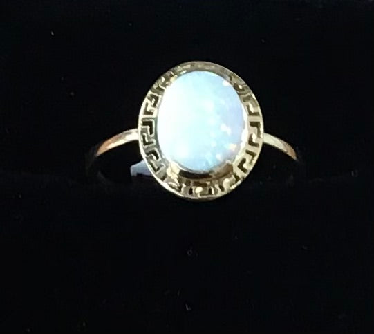 9ct Yellow Gold Opal Ring (R405)