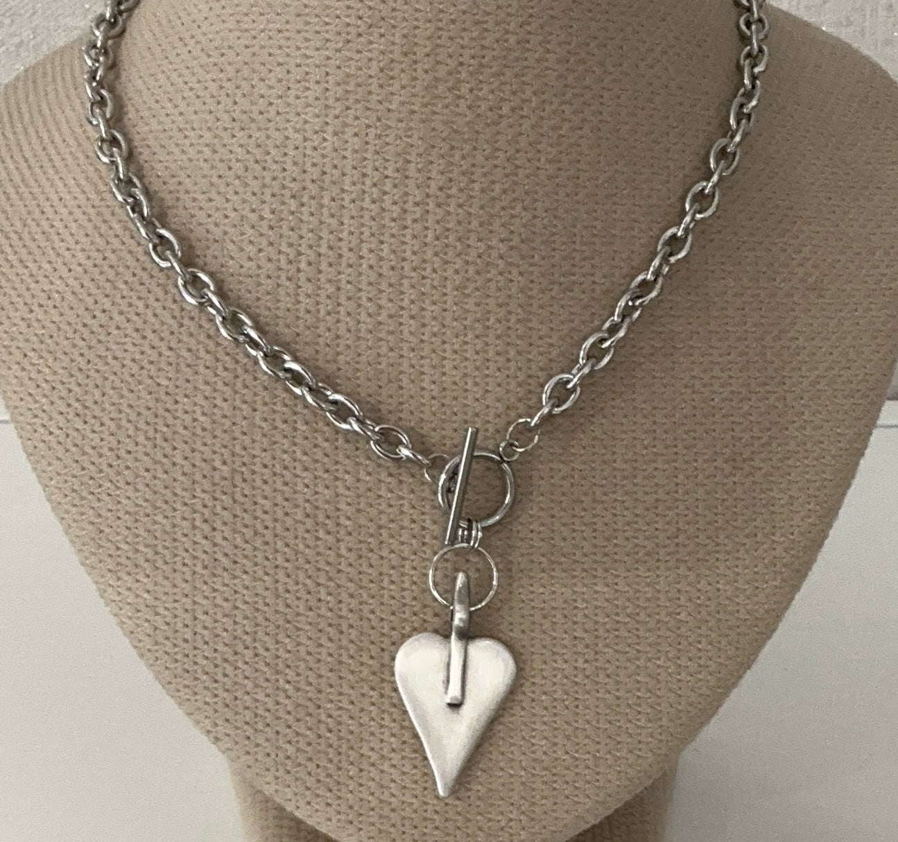 Danon Heart Long T-bar Necklace