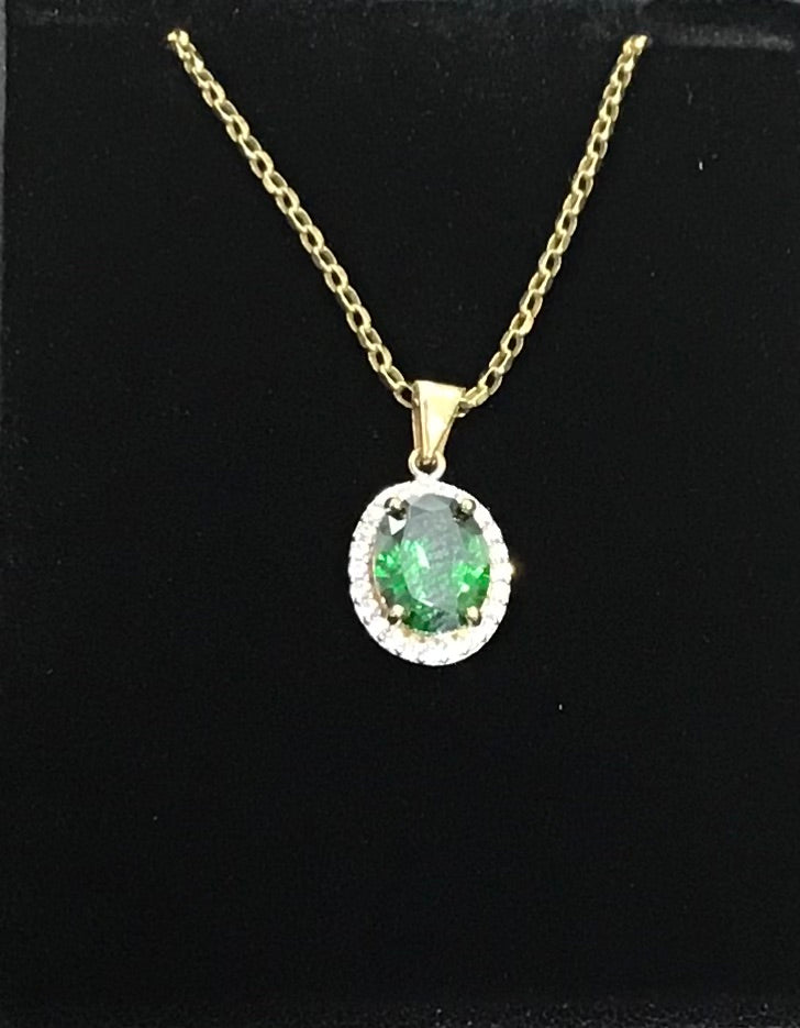 9ct Yellow Gold Synthetic Emerald & Cubic Zirconia Pendant & Chain (Pd660e)